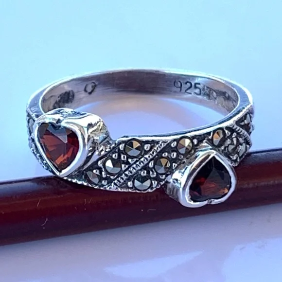 Garnet Hearts, Marcasite and Silver Ring ~ Size 6 - Picture 3 of 7